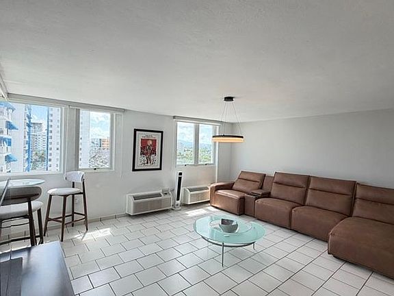 4th image of 5245 Avenue Isla Verde #701