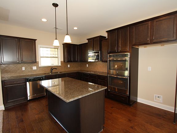 3rd image of 759 Sturdivant Dr