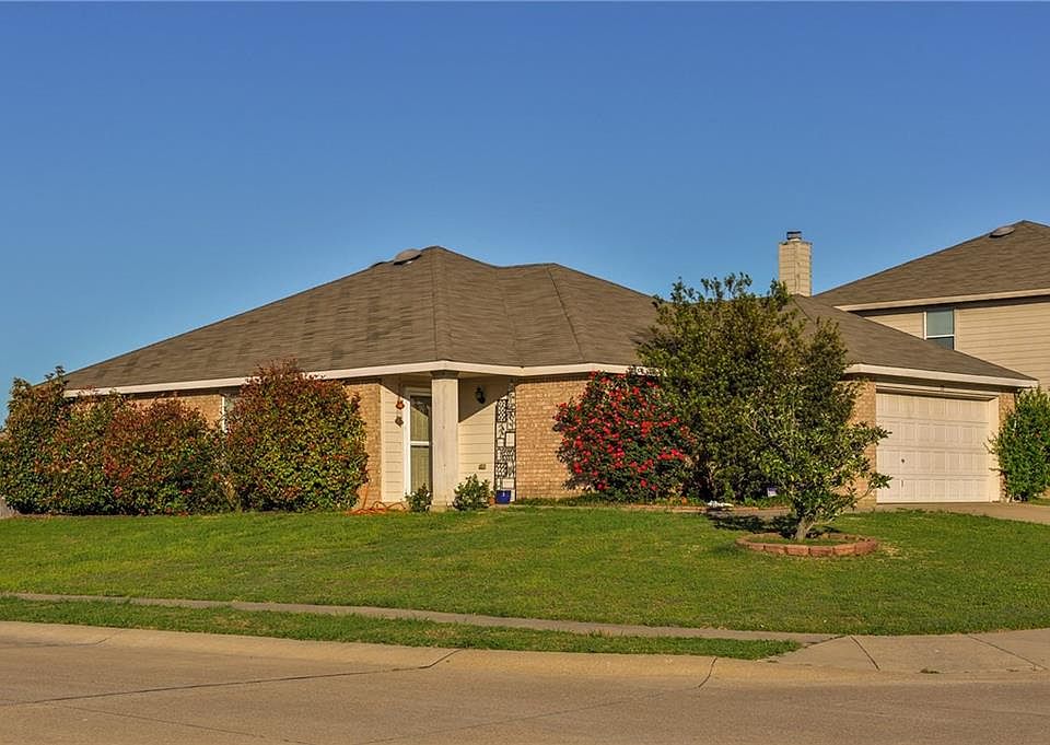 1st image of 218 Vivian Dr