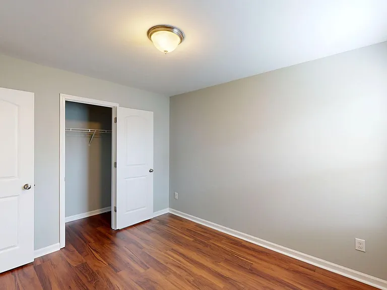 10612 Kempsford Dr — Photo 12