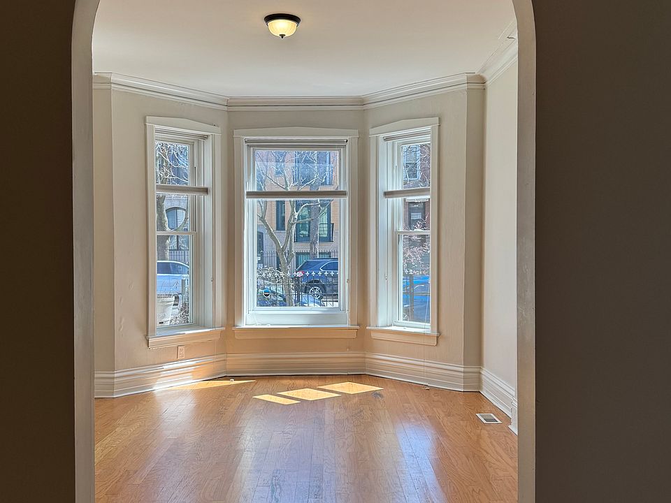 1st image of 1838 N Whipple St #1