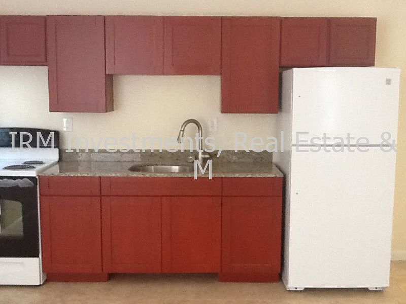 2nd image of 1021 Bay Dr APT 203