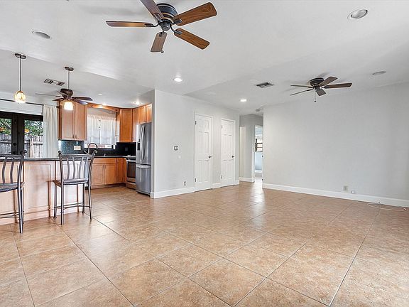 4th image of 5140-5142 NE 18th Terrace