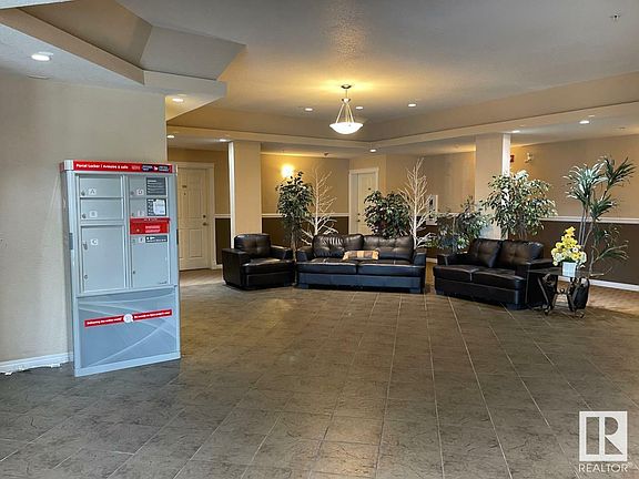 4th image of 4310 33rd St Unit 421