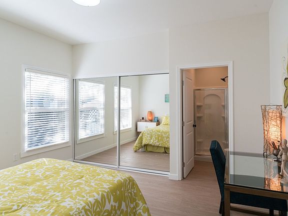 4th image of 320-326 N New Hampshire Ave #322-6
