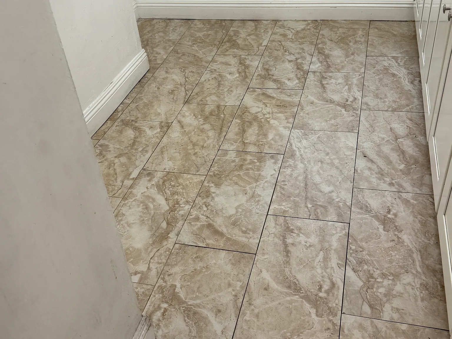 Studio, 300 sqft, $1,245 — Photo 3