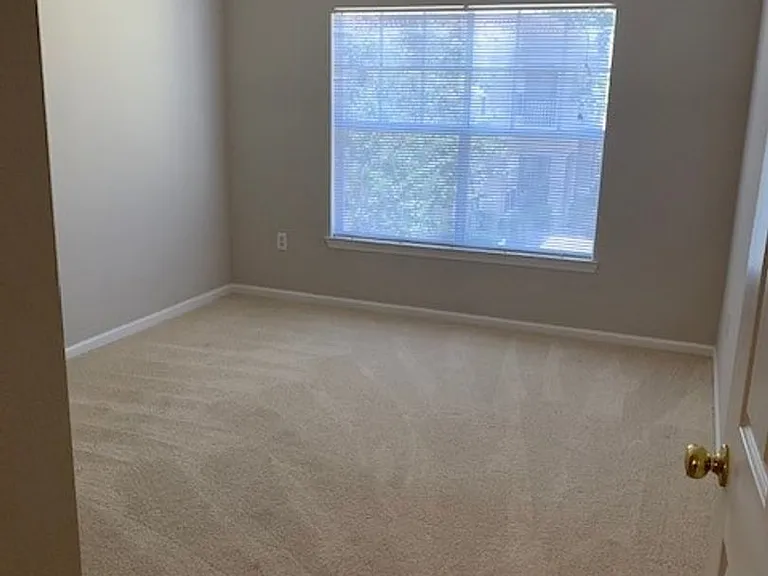 1821 Arbor Lakes Cir — Photo 9