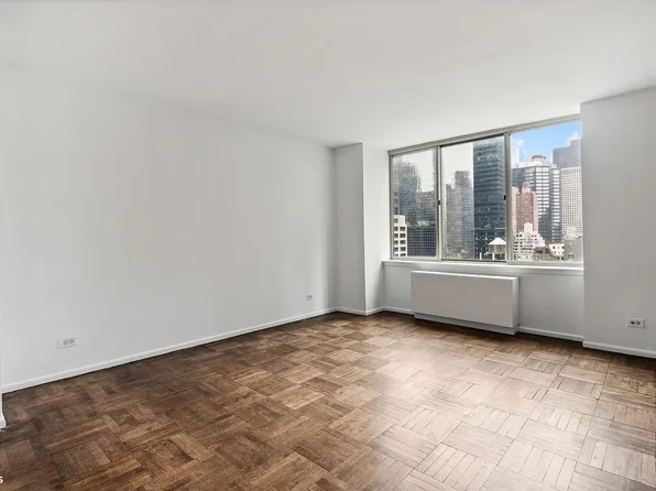 236 E 47th St #14E, New York, NY 10017