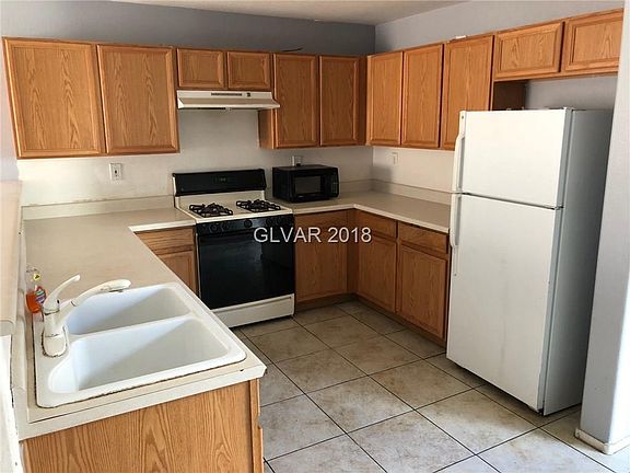 3rd image of 1706 Buck Island St
