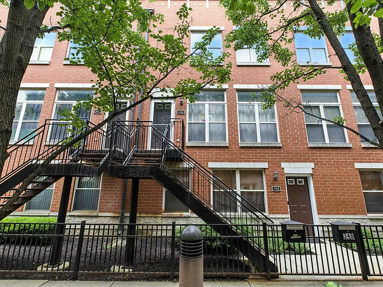 346 E 25th Pl #25 — Photo 1