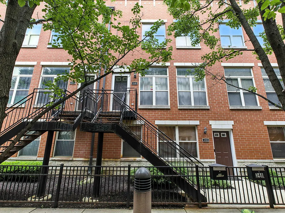 346 E 25th Pl #25