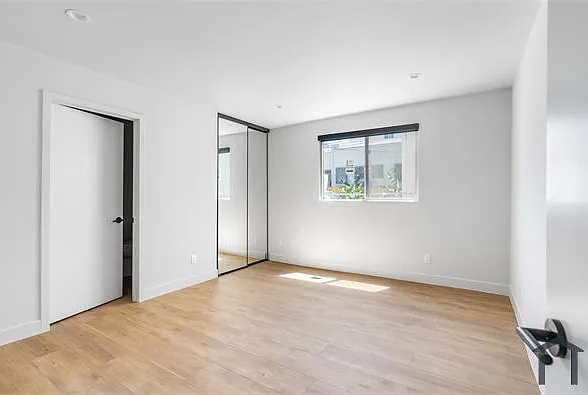 266 S Park View St — Photo 11