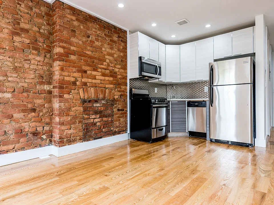 129 Ryerson St #1A