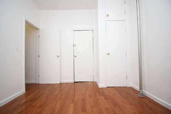 Rented by Nooklyn NYC LLC | media 22