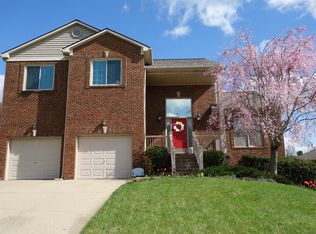 605 Forest Hill Dr, Lexington, KY 40509