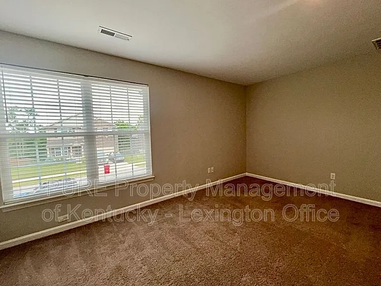 121 Forester Ct — Photo 13