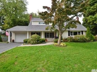 15 Hadland Dr, Huntington, NY 11743
