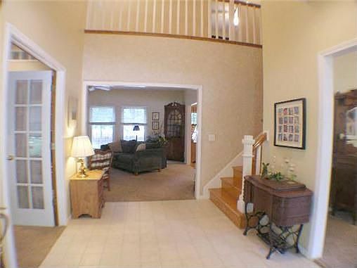 4th image of 1082 NE Greenwood Ct