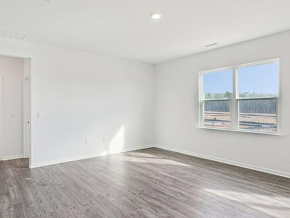 4th image of 179 Saddle Mare St
