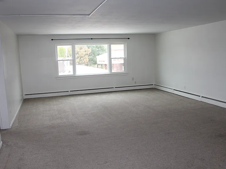 715 E State St #204 — Photo 12