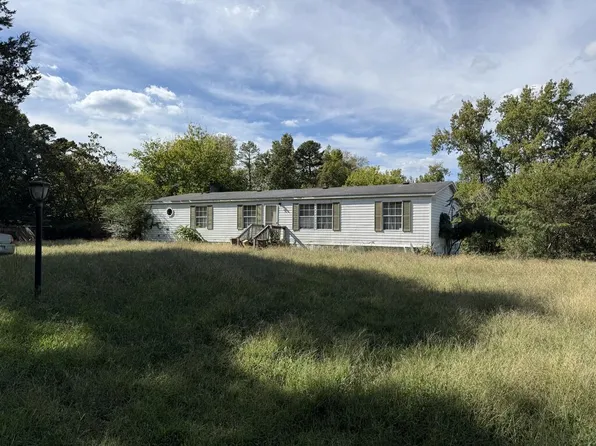 87 Poodle Ln, Buffalo Junction, VA 24529