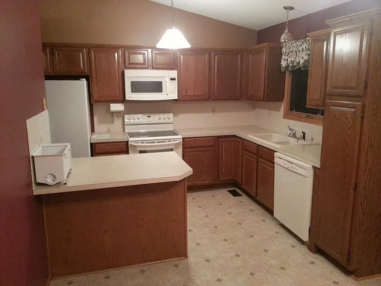 1520 N Pine Grove St — Photo 5