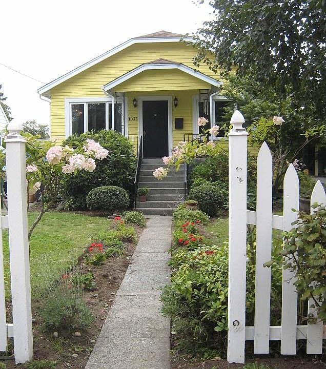 2nd image of 1033 NE 90th St