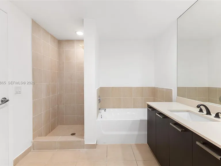 333 NE 24th St #1712 — Photo 15