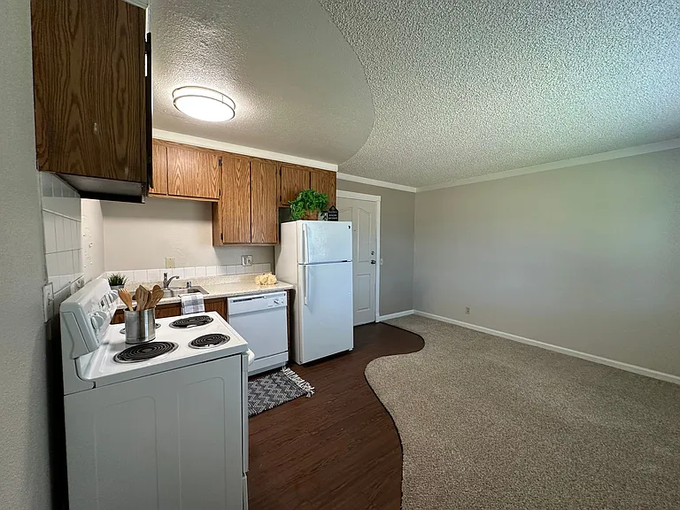 Boutique Apartments in Boulevard Park, Includes Gated, Covered Parking! — Photo 19