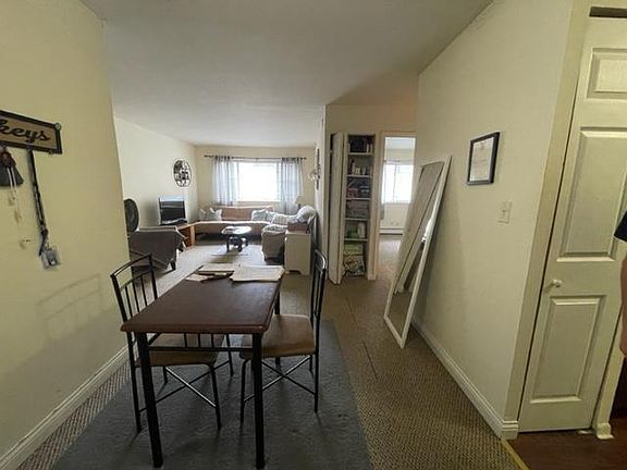 4th image of 331 W Barry Ave #430
