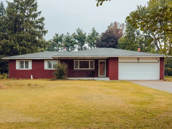 17107 Linda St, South Bend, IN 46635