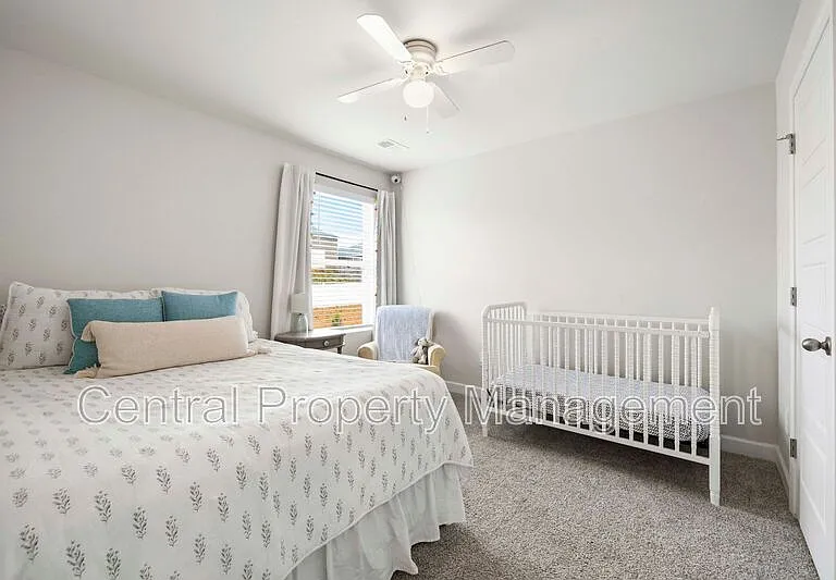 320 Lavinia Cir — Photo 18