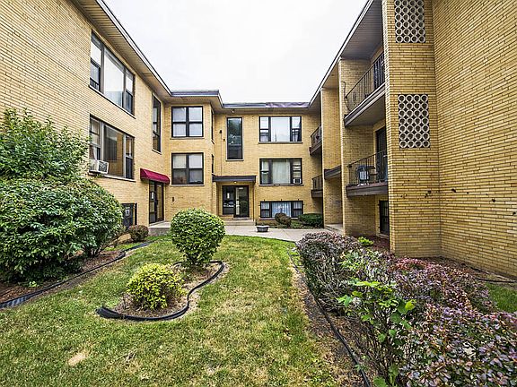 2nd image of 8231 S Ellis Ave APT 1E