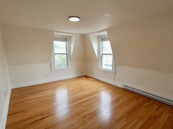 111 Washington St APT 6, Lynn, MA 01902