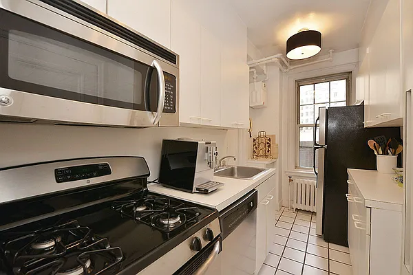 Sold by Christopher Korey | media 6