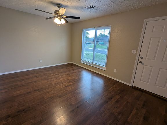 2nd image of 702 White Oak Dr #1