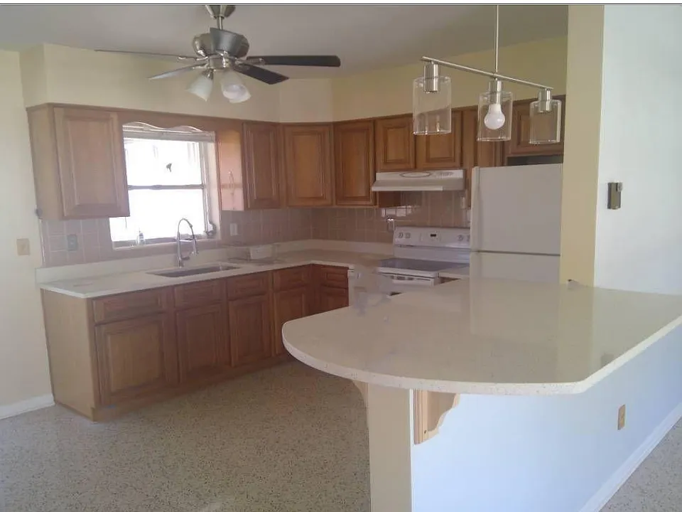 2043 Pocahontas Dr