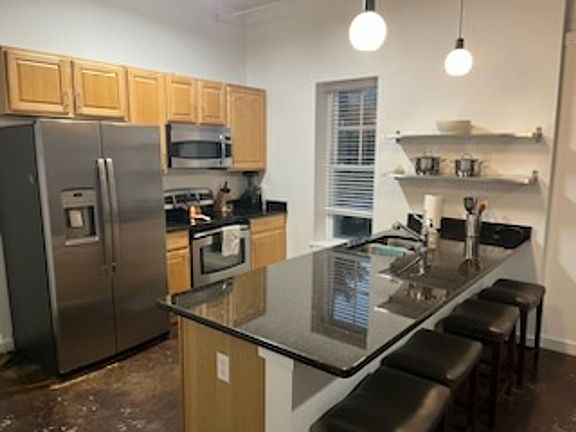 5th image of 2951 Baltic Ave Suite 204