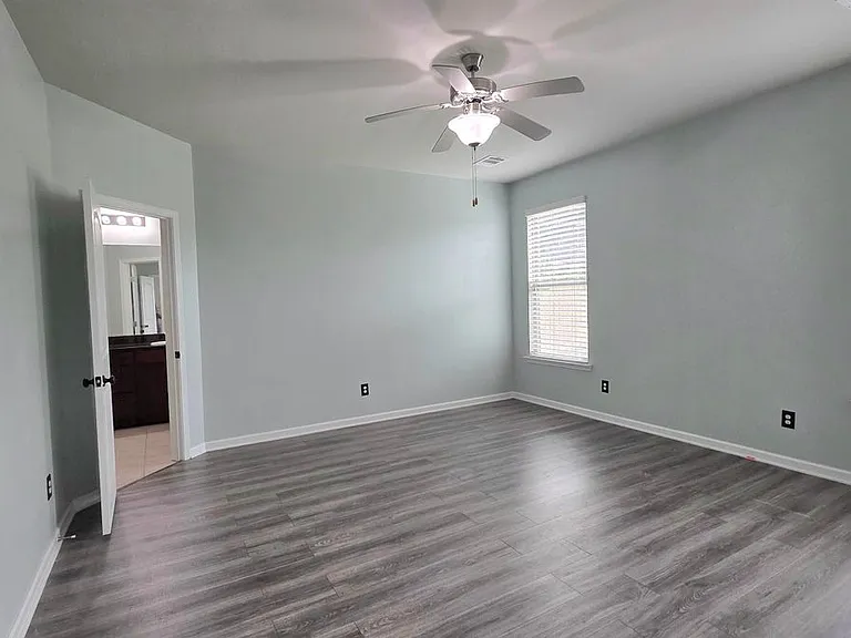 583 Fall River Dr — Photo 16