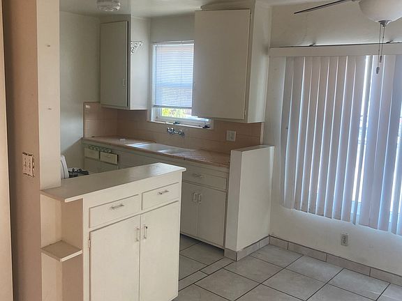 3rd image of 1475 S Bedford St APT 1