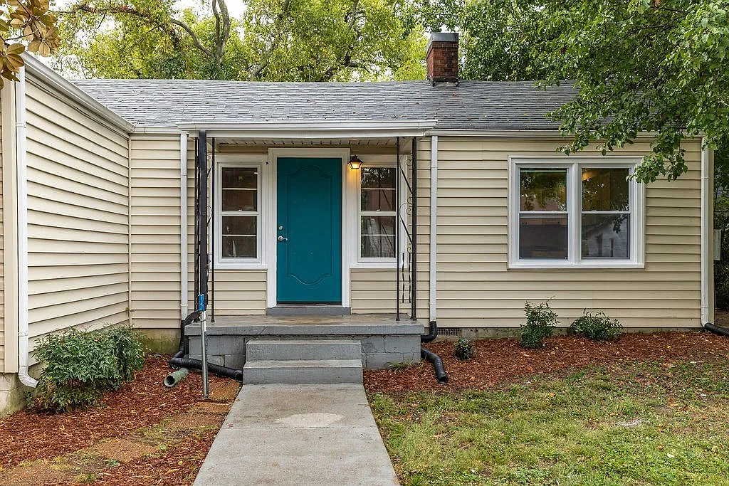 327 Haynes St — Photo 1