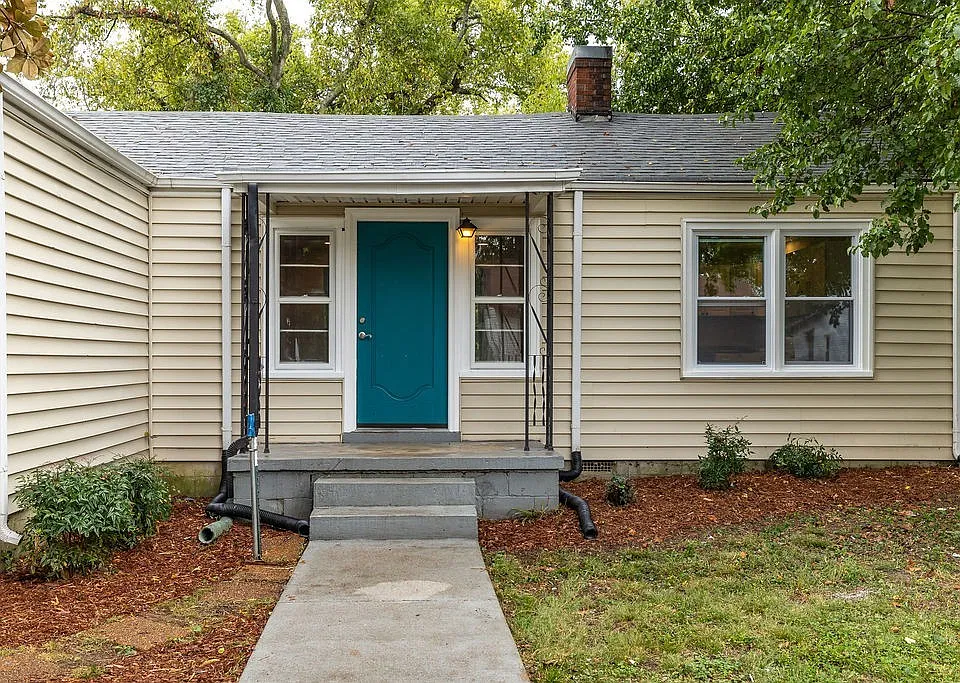 327 Haynes St