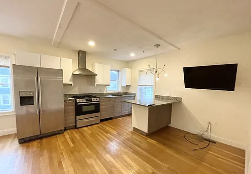 128-130 Hillside St #2 Photo 1