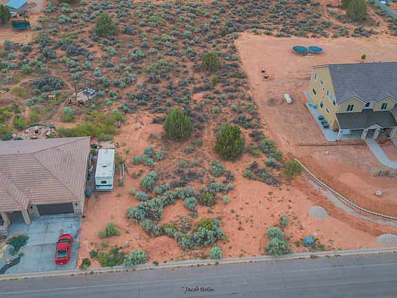 3rd image of 1134 E Big Pinion Ln