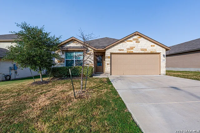 4 bed, 2.0 bath, 1692 sqft, $1,950 — Photo 1