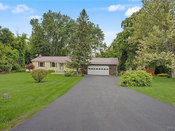 6701 N Canal Rd, Lockport, NY 14094
