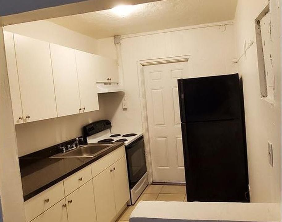 2nd image of 843 NW 13th Ave #843
