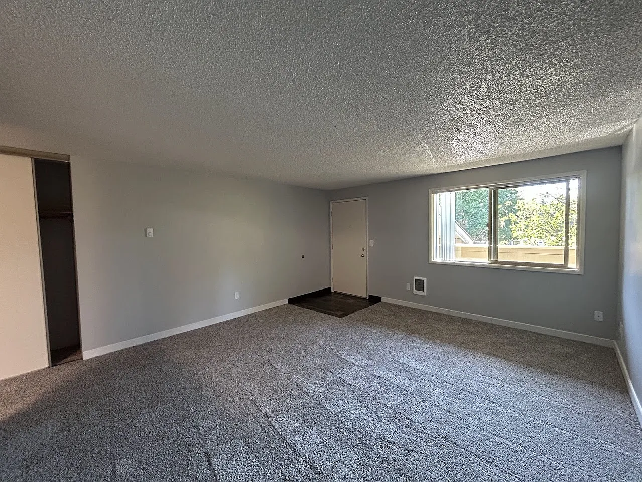 Eagle Pointe Apartments — Photo 4