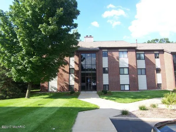 3372B Devonwood Hills Dr NE, Grand Rapids, MI 49525