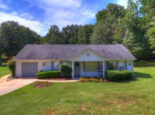 106 Pope Hill Cir, Senoia, GA 30276